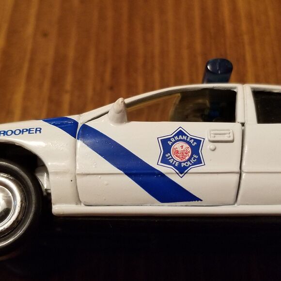 Arkansas State Police Road Champs die cast police car 1:43 scale - Picture 11 of 12